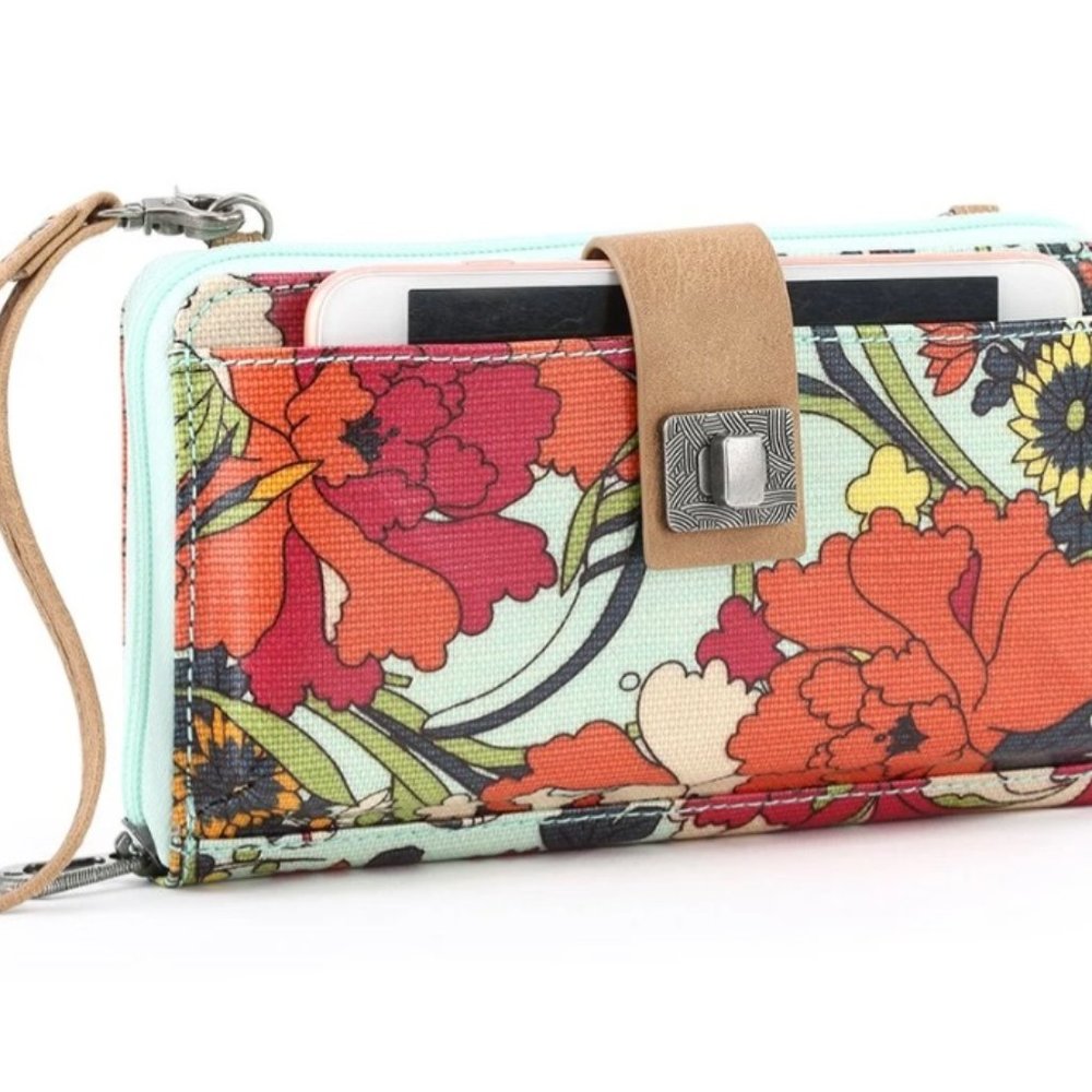 sakroots smartphone crossbody